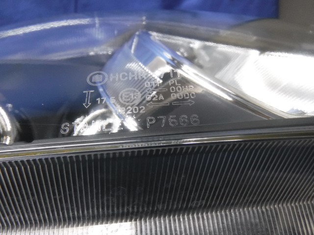 アコード　CU2　右ヘッドライト　HID　P7566　打刻：J1 (Y583) アコード Yahoo!オークション ツアラー (CU2 24TL アコード（ヘッドライト｜ライト・ランプ）：パーツ