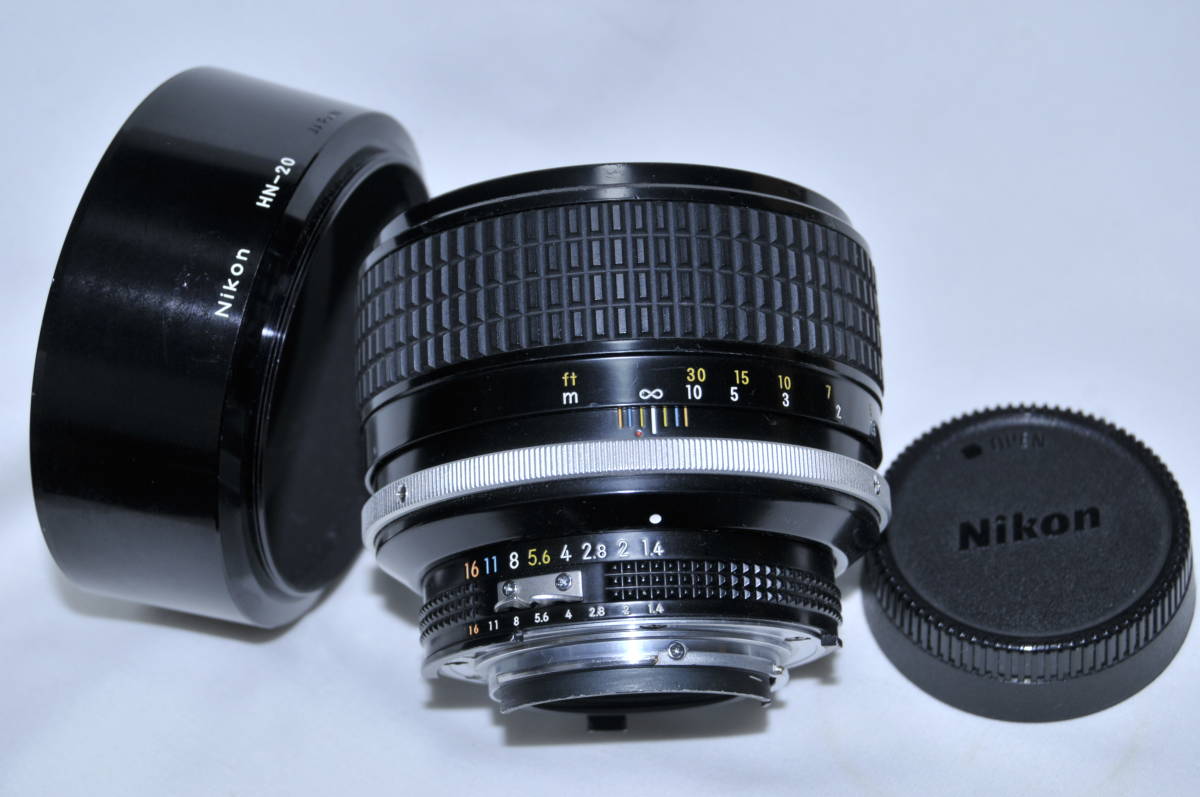  MF / Ai-s NIKKOR 85mm f/1.4:メタルレンズの重量感 絶好調(ニコン)｜売買されたオークション情報、yahooの商品情報をアーカイブ公開 - オークファン ニコン