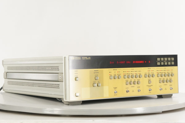 DW]HP 8133A PULSE GENERATOR パルスジェネレーター OPT 003[ST01548-0004]