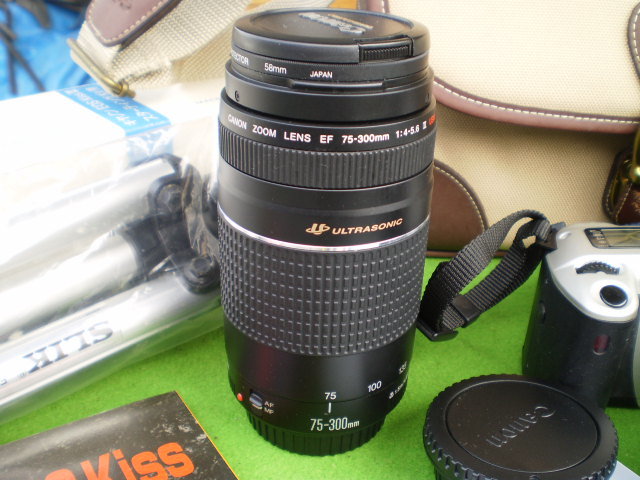 Canon キャノン EOS Kiss Ⅲ 三脚付き 入門BooK付き ジャンク扱い EOS