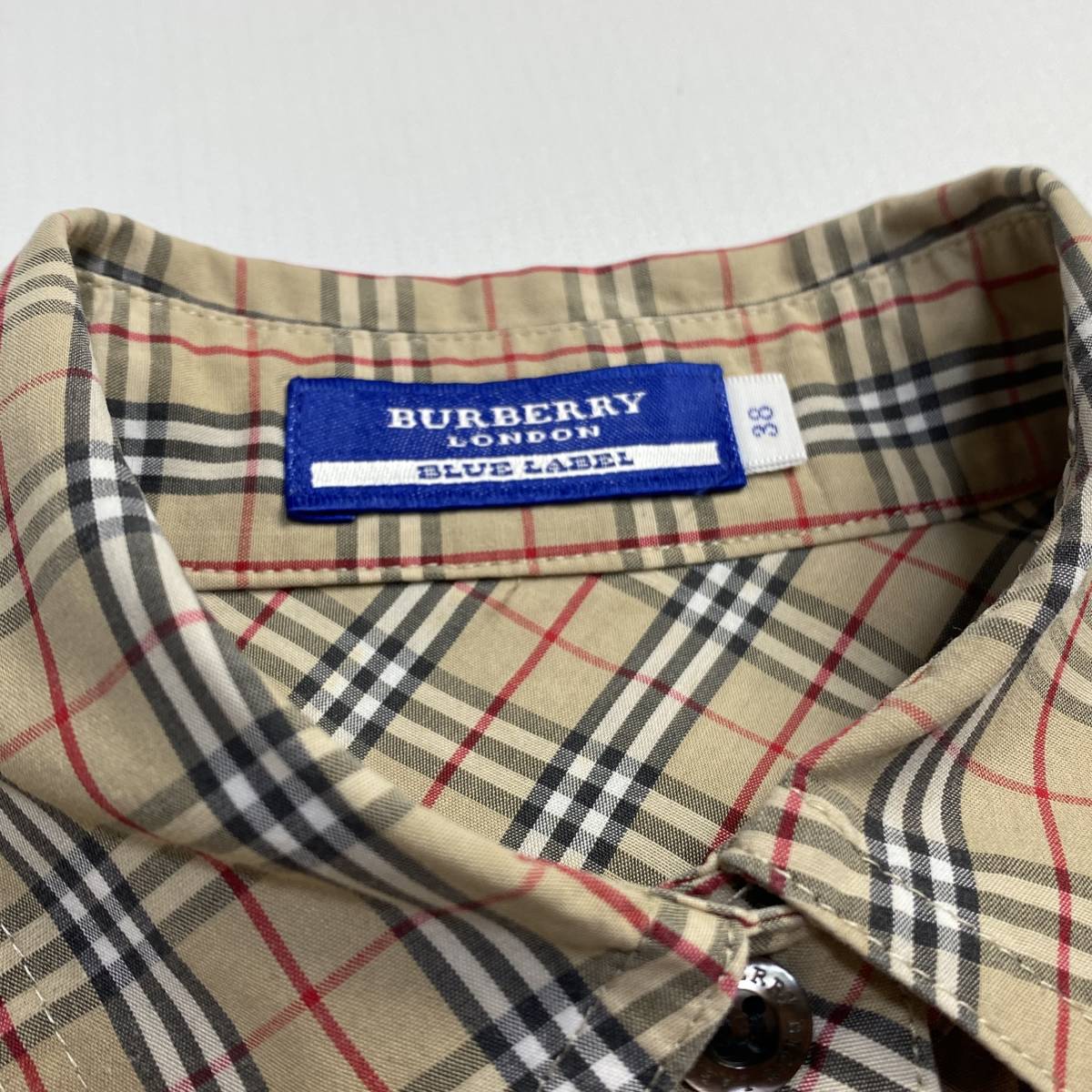 美品 BURBERRY BLUE LABEL バーバリー ブルーレーベル ノバチェック シャツ 38 ベージュ レディース 定番 三陽商会 送料198円 20-0727 LABEL BLUE BURBERRY フレアトレンチ 》BURBERRY ブルーレーベル（バッグ・小物・ブランド雑貨
