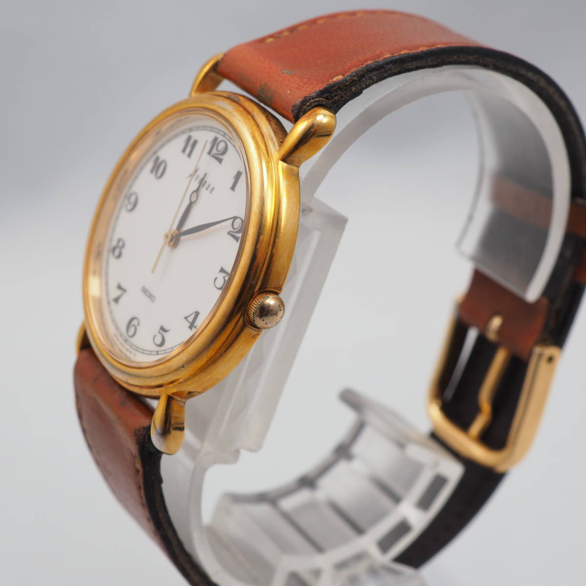 動作品 セイコーSEIKO AVENUE 5P31-6020 耐磁 アラビア数字 30mm 薄型 