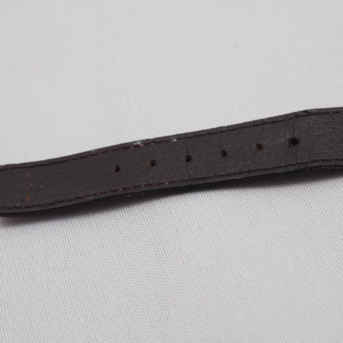 動作品 セイコーSEIKO AVENUE 5P31-6020 耐磁 アラビア数字 30mm 薄型 