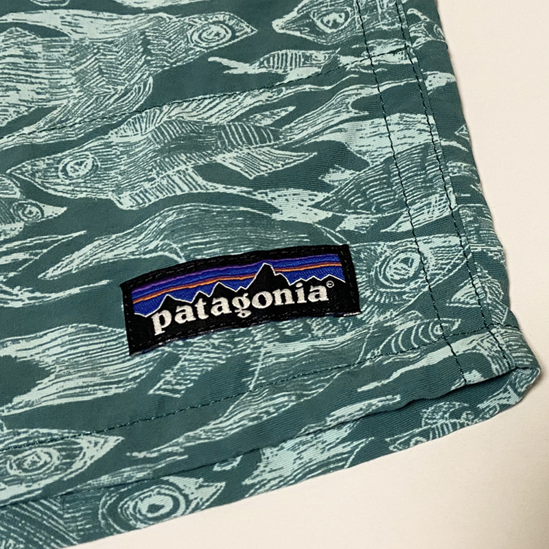 最安値，大得価 パタゴニア patagonia バギーズショーツ 7インチ BAGGIES SHORTS トビウオ 魚柄 リバーショーツ Ｍ ショートパンツ ビンテージ 総柄 波タグ(ショート、ハーフ)｜売買されたオークション情報、yahooの 男性用
