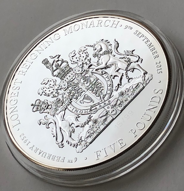 0 エリザベス2世 銀貨 NGC イギリス 5ポンド 最長在位記念 最長在位 
