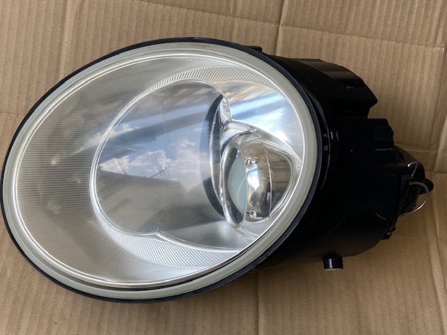 9CBFS　ニュービートル　純正　ヘッドライト右　RH【C1630】
