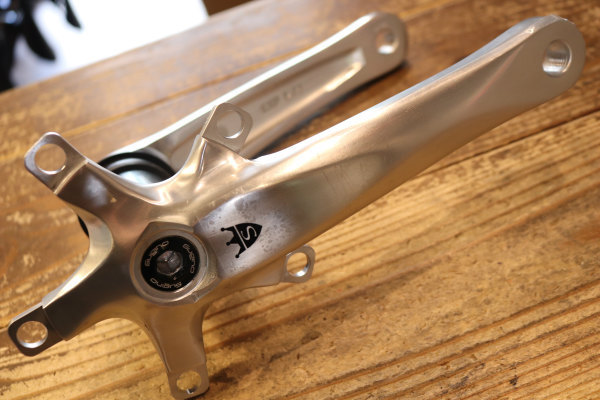 定番人気，セール スギノ Sugino クランクアームのみ 5アーム 170mm PCD110 PF30 BB付き ビチアモーレ パーツ館(セット)｜売買されたオークション情報、yahooの商品情報をアーカイブ公開 - オークファン セット