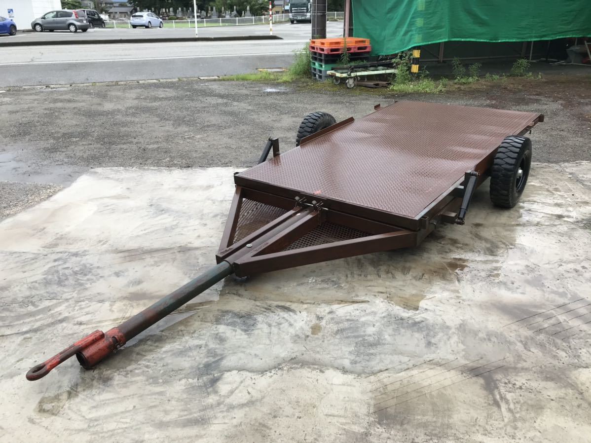 その他 シーソー式、油圧ダンパー付きのトレーラー2t