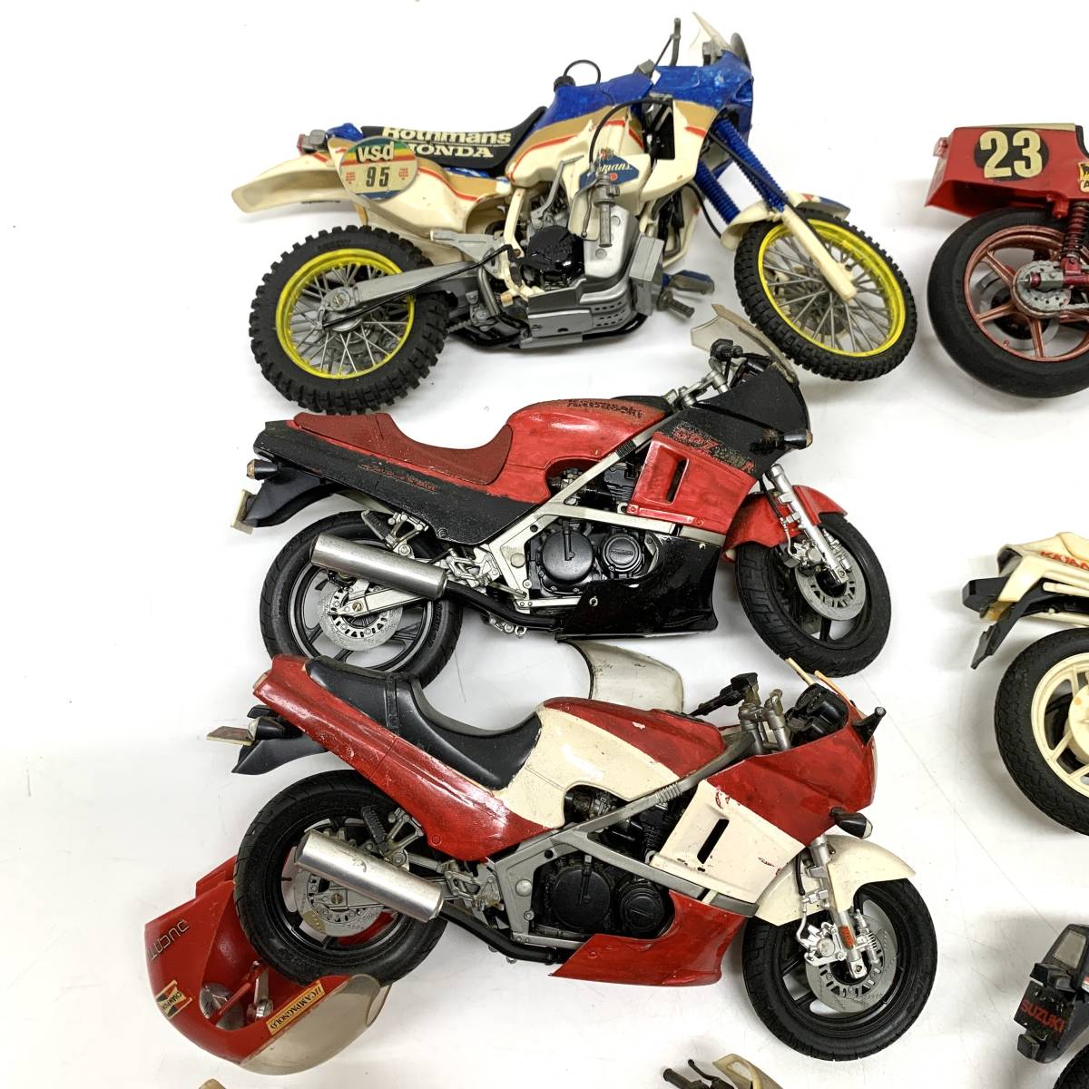 古い バイク 模型 完成品 まとめて 大量 ジャンク kawasaki honda