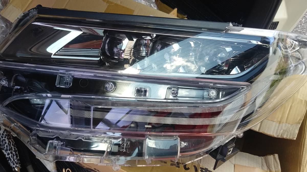 [ジャンク]TOYOTA 30系 アルファード 後期 3眼 LEDヘッドライト アルファード 30系 後期 3眼シーケンシャルLED ヘッドライト ジャンク