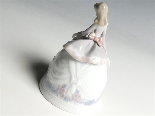 k345 LLADRO リヤドロ 【秋の貴婦人】 ベル 卓鈴 飾物