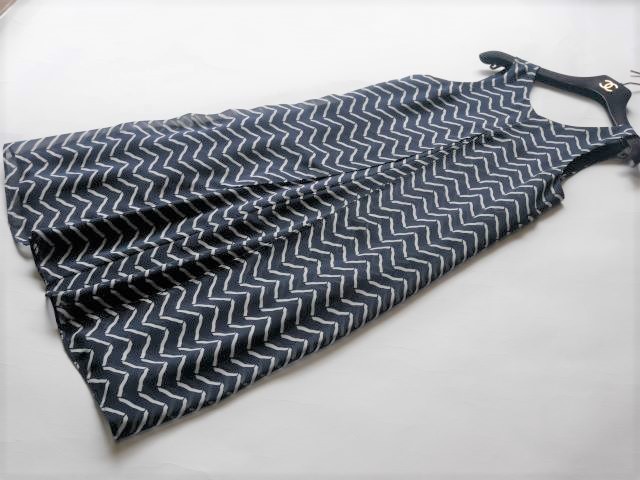 Armani Collezioniアルマーニコレッツォーニ ワンピース サイズ３８ ワンピース ロング 売買されたオークション情報 Yahooの商品情報をアーカイブ公開 オークファン Aucfan Com