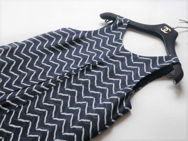 Armani Collezioniアルマーニコレッツォーニ ワンピース サイズ３８ ワンピース ロング 売買されたオークション情報 Yahooの商品情報をアーカイブ公開 オークファン Aucfan Com