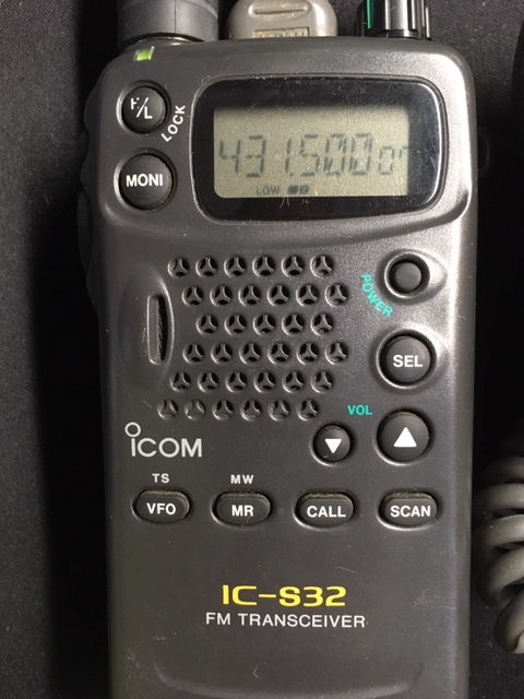 ICOM IC-S32 144MHz アマチュア無線機 ハンディー機です。