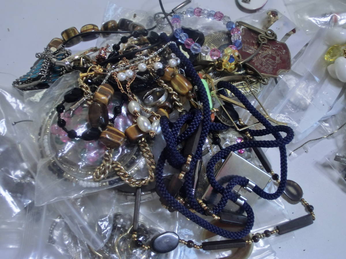 正規品 激安 大量まとめてネックレス他色々アクセサリー 約 5.54kg