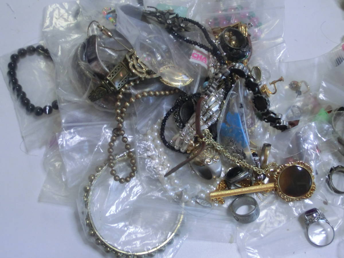正規品 激安 大量まとめてネックレス他色々アクセサリー 約 5.54kg