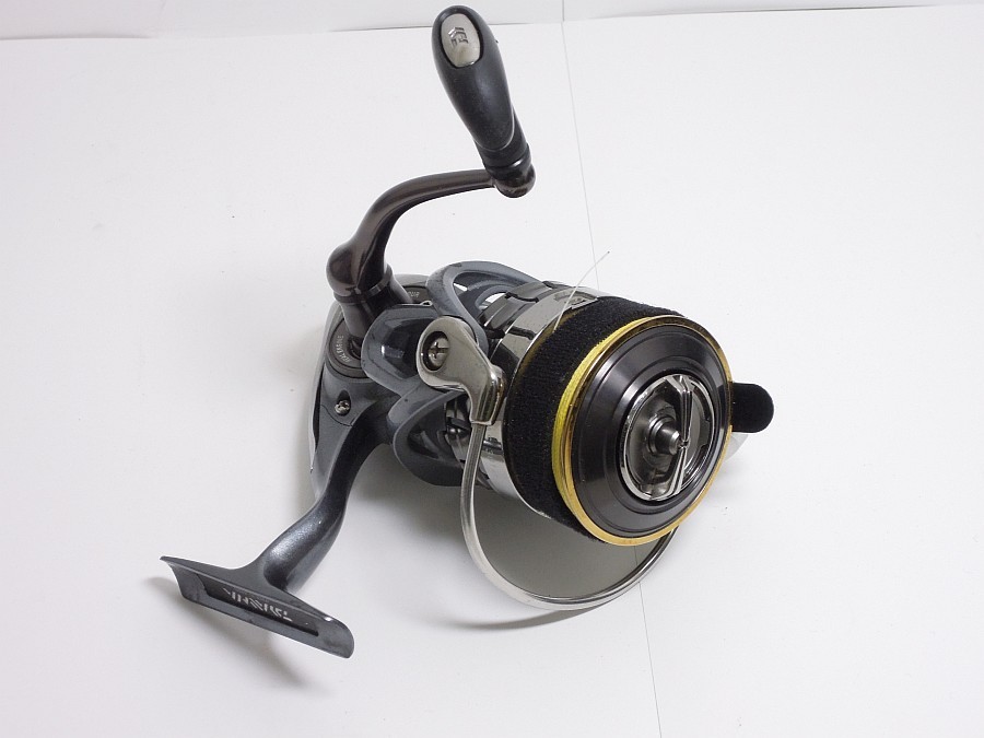 2290)ダイワ ルビアス 3012H DAIWA 15LUVIAS 3012H スピニングリール