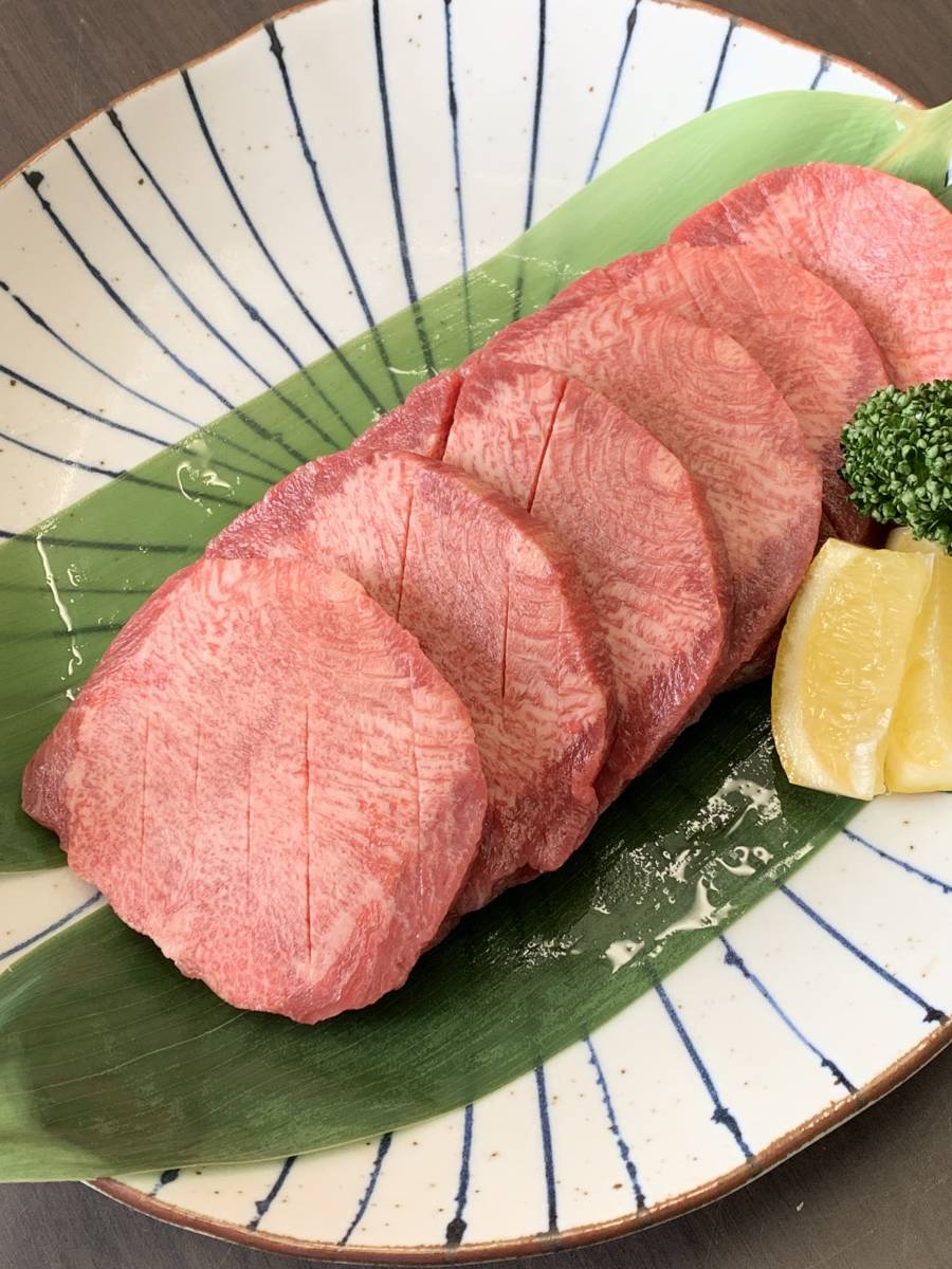 牛タンブロック （タン元規格） 約2kg(3～4本) 単価3450円/kg 業務用 BBQ バーベキュー 焼肉 煮込み 牛タン 牛タンブロック ブロック 約2kg(2~3本) 約2kg(3~5本) 肉屋発！北海道産牛ムキタンブロック