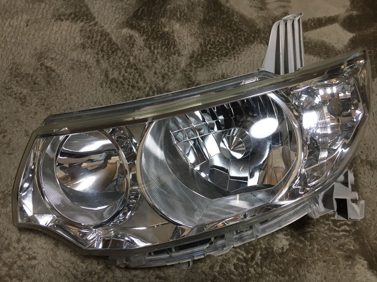 タント　L375 L385　左　ヘッドランプ ユニット81170-B2500 L375S ダイハツ タントカスタム 純正 左ヘッドライト HID 81170-B2500