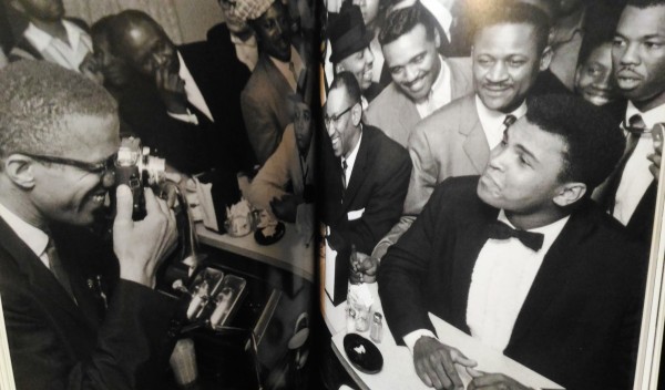 マルコム X 洋書写真集 Malcolm X The Great Photographs 黒人公民権運動 キング牧師 モハメド アリ ブラック ムスリム ドキュメント 売買されたオークション情報 Yahooの商品情報をアーカイブ公開 オークファン Aucfan Com