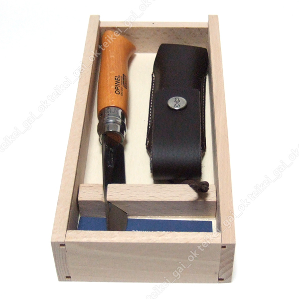 | OPINEL オピネル OPINEL(オピネル) ナイフ No.08 カーボンスチール OP8 カーボン＃８ : plywood アウトドア&amp;トラベル carbon カーボン#8 #8 オピネルナイフステンレス・カーボン両方使用しての正直レビュー