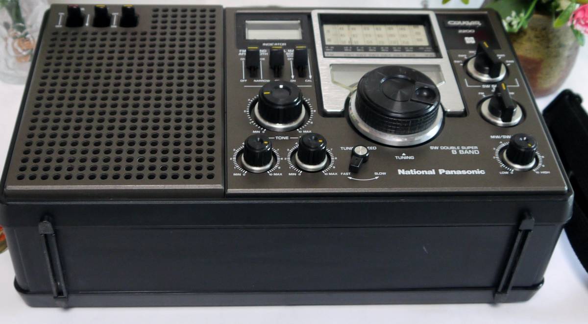 RF-2200 National 電源表示付 クーガー2200 AC FM⁄MW⁄SW6バンド ナショナル