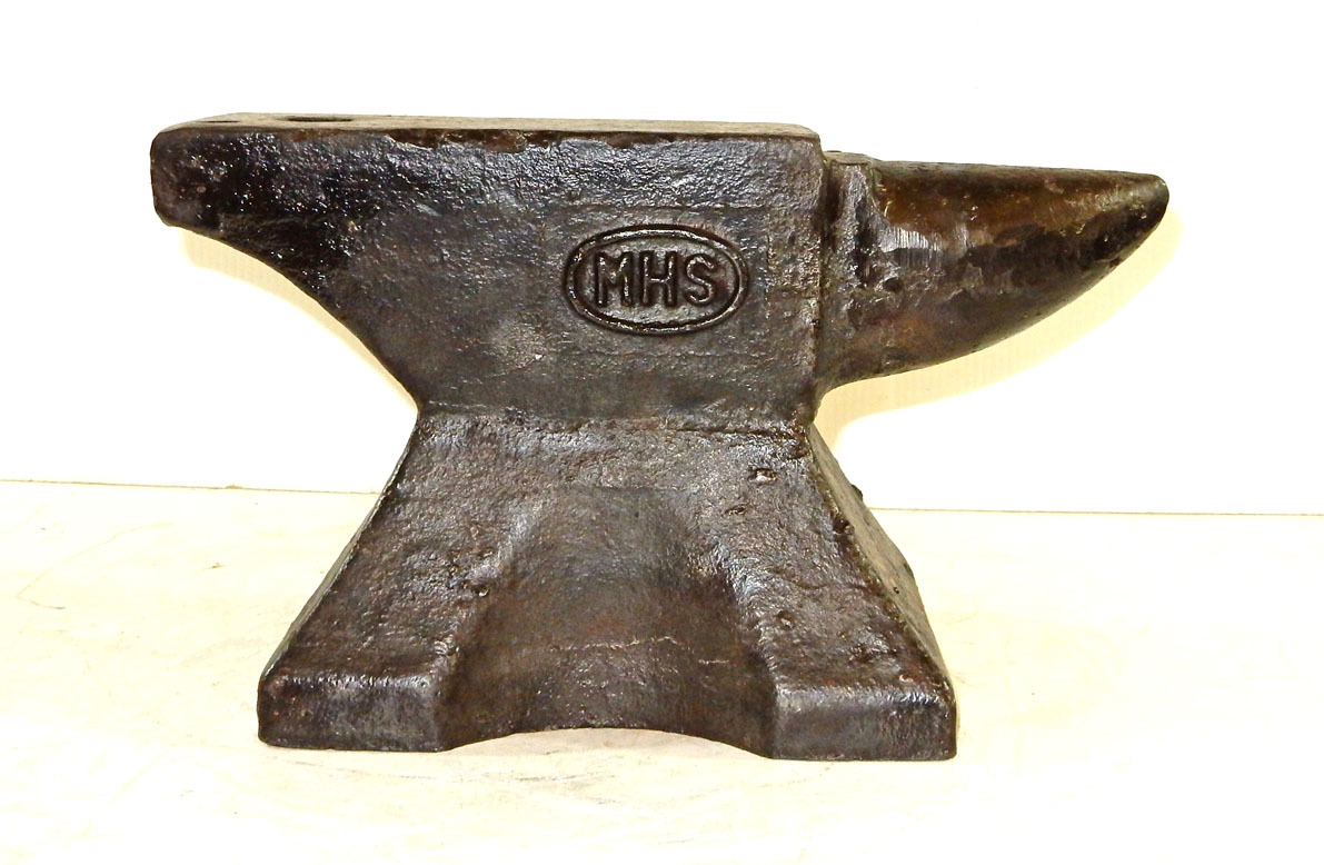 アンビル 金床 蜂の巣 ハチノス 作業台 たたき台 鍛冶屋 鉄工所 33cm