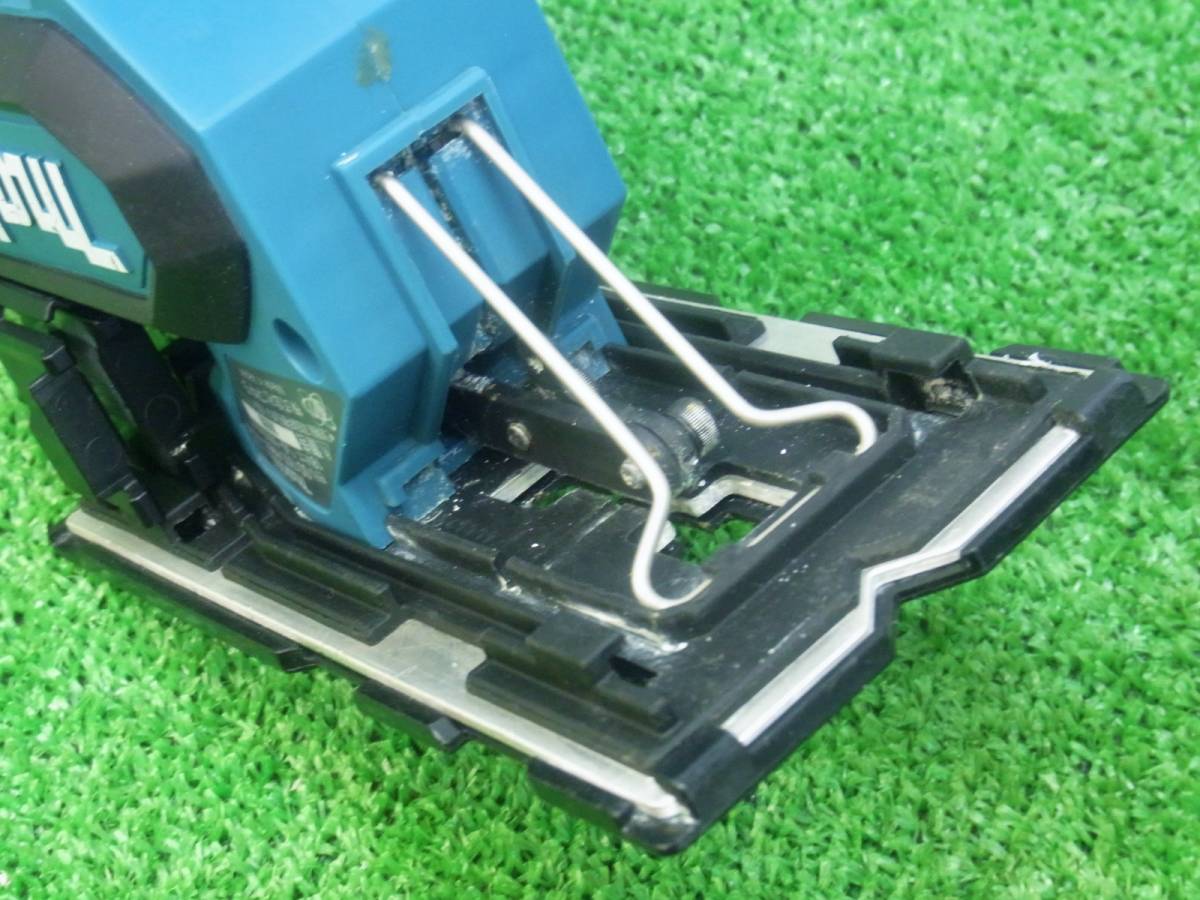 マキタ makita 充電式ボードカッター SD180Dの中古 中古C傷汚れあり