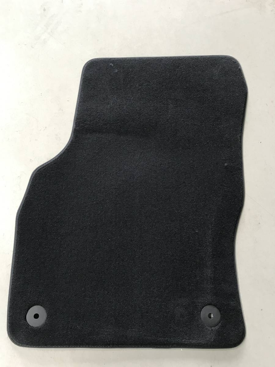 ゴルフ７ 純正フロアーマット 新車外し フロアマット フォルクスワーゲン用 売買されたオークション情報 Yahooの商品情報をアーカイブ公開 オークファン Aucfan Com