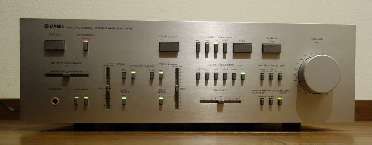 YAMAHA A-9 プリメインアンプ 左右音が出ます。ジャンク品。 ヤマハ