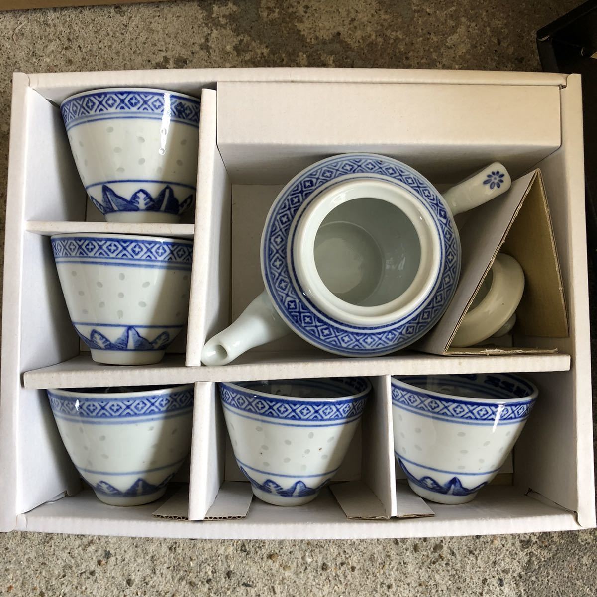 中国景德鎮製急須茶器 一套 青花染付 茶碗 茶器 煎茶道具 景徳鎮 茶器セット 中国茶器 蛍透 蛍手 急須 煎茶碗 螢焼6点 蛍手染付 中国古玩 施釉陶 売買されたオークション情報 Yahooの商品情報をアーカイブ公開 オークファン Aucfan Com