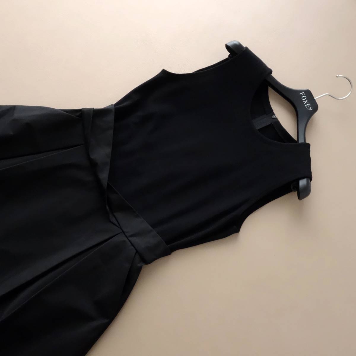 □FOXEY NY□ 42 ウエストクロス ブラックワンピース フォクシー