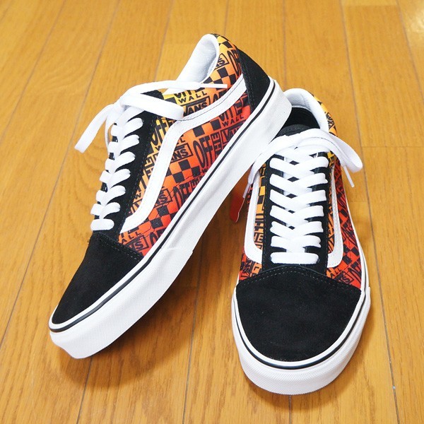  29.0 VANSロゴが総柄 入ったかっこよさげな一足 VANS バンズ オールドスクール OLD SKOOL LOGO FLAME バンズ スニーカー BLACK(29.0cm)｜売買されたオークション情報、yahooの商品情報をアーカイブ公開 - 29.0cm