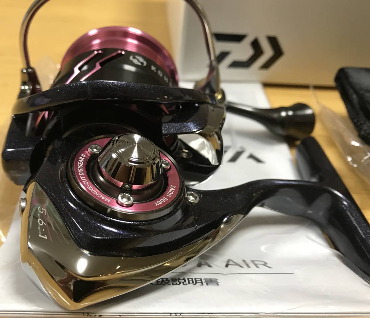紅牙 ダイワ 2508PE-H AIR KOHGA MX スピニングリール | DAIWA air 美品｜Yahoo!フリマ（旧PayPayフリマ） コウガ 2508-PE-H Air 2508pe－hの通販 リール&frasl;スピニングリール