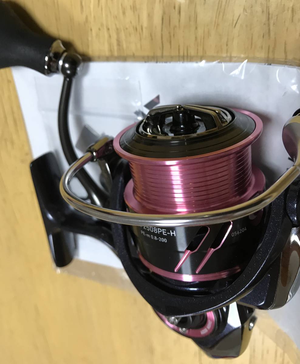紅牙 ダイワ 2508PE-H AIR KOHGA MX スピニングリール | DAIWA air 美品｜Yahoo!フリマ（旧PayPayフリマ） コウガ 2508-PE-H Air 2508pe－hの通販 リール&frasl;スピニングリール