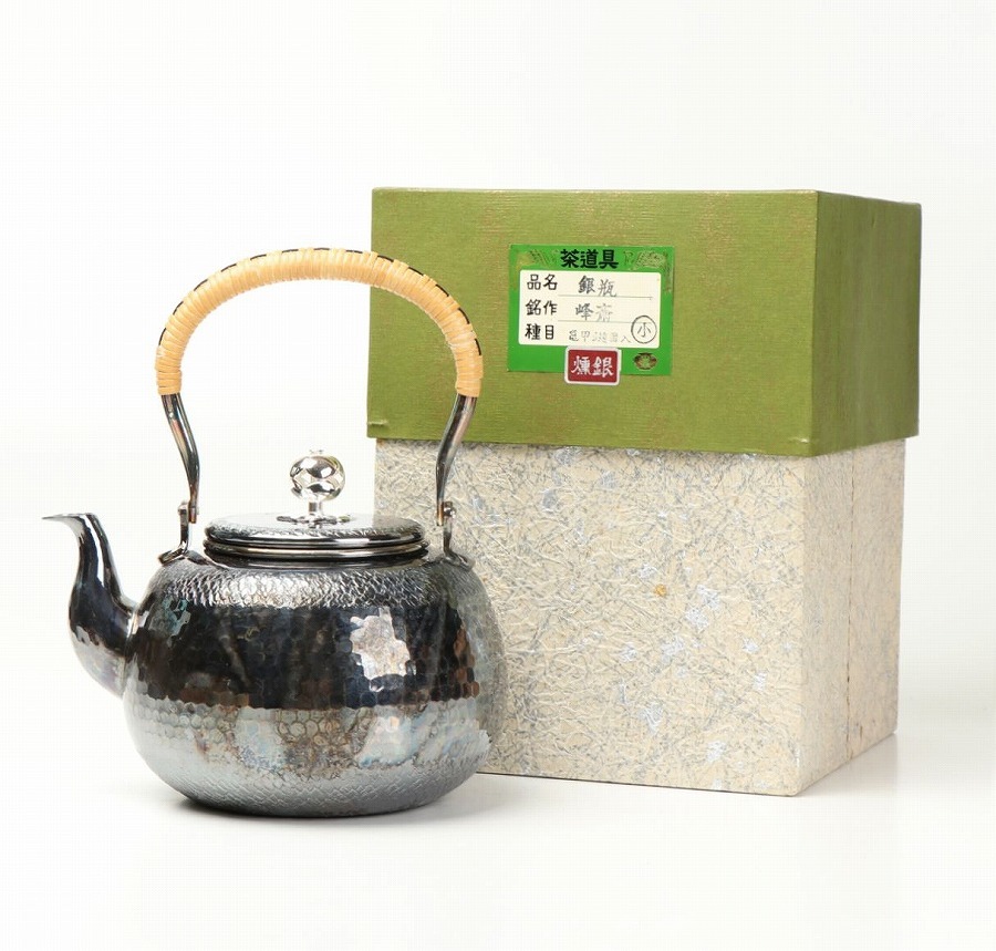 □峰斎 亀甲鎚目入燻銀瓶 共箱 重さ426g□ 銀