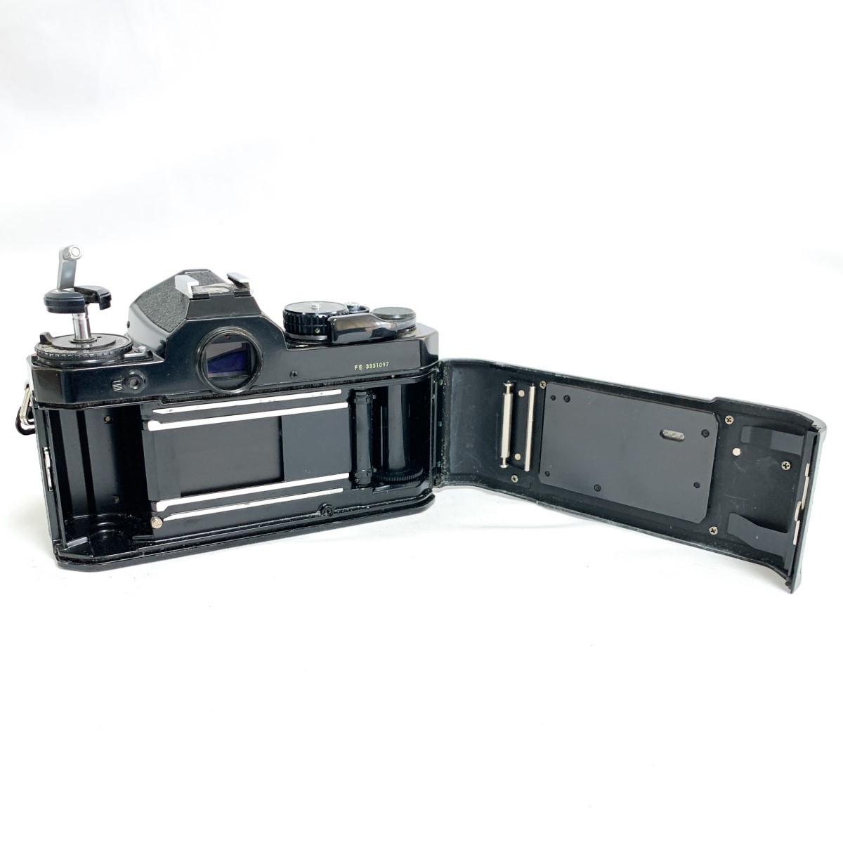 Nikon FE 一眼レフカメラ TEFNONレンズ、フラッシュ付き Nikon FE 一眼