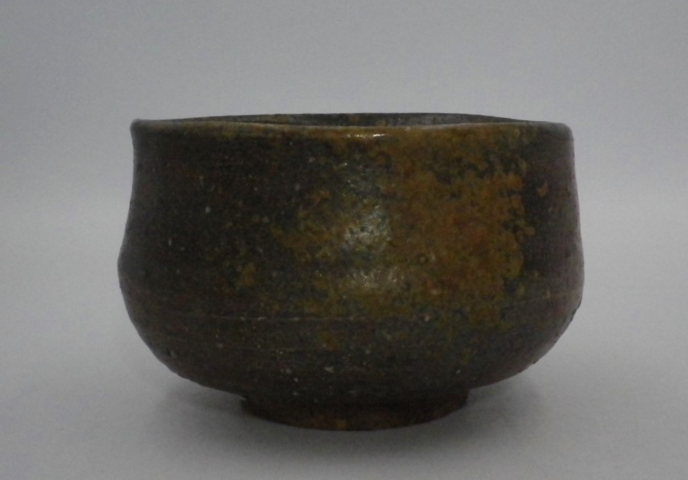 Z-71】☆西川政美（金重陶陽：内弟子） 備前茶碗 四方桟共箱☆