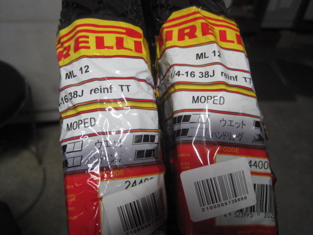 モペッド用タイヤ2本セット未使用品 ピレリ ML12 トモス用サイズ