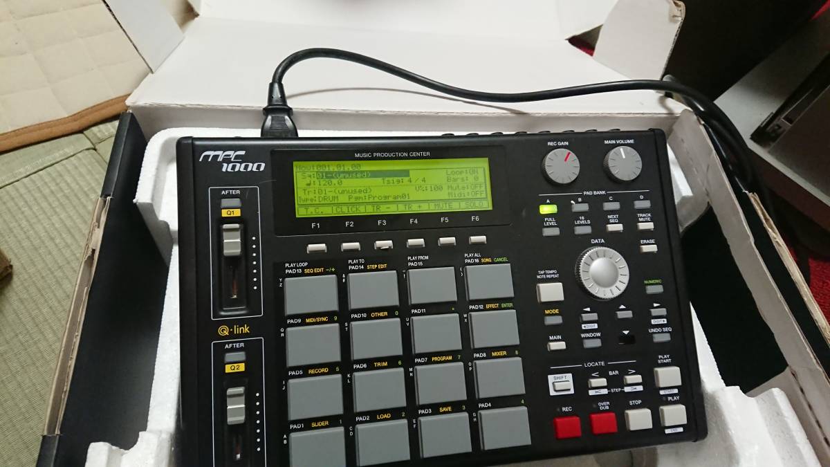 AKAI / アカイ MPC1000 BK-N サンプラー □jh AKAI アカイ