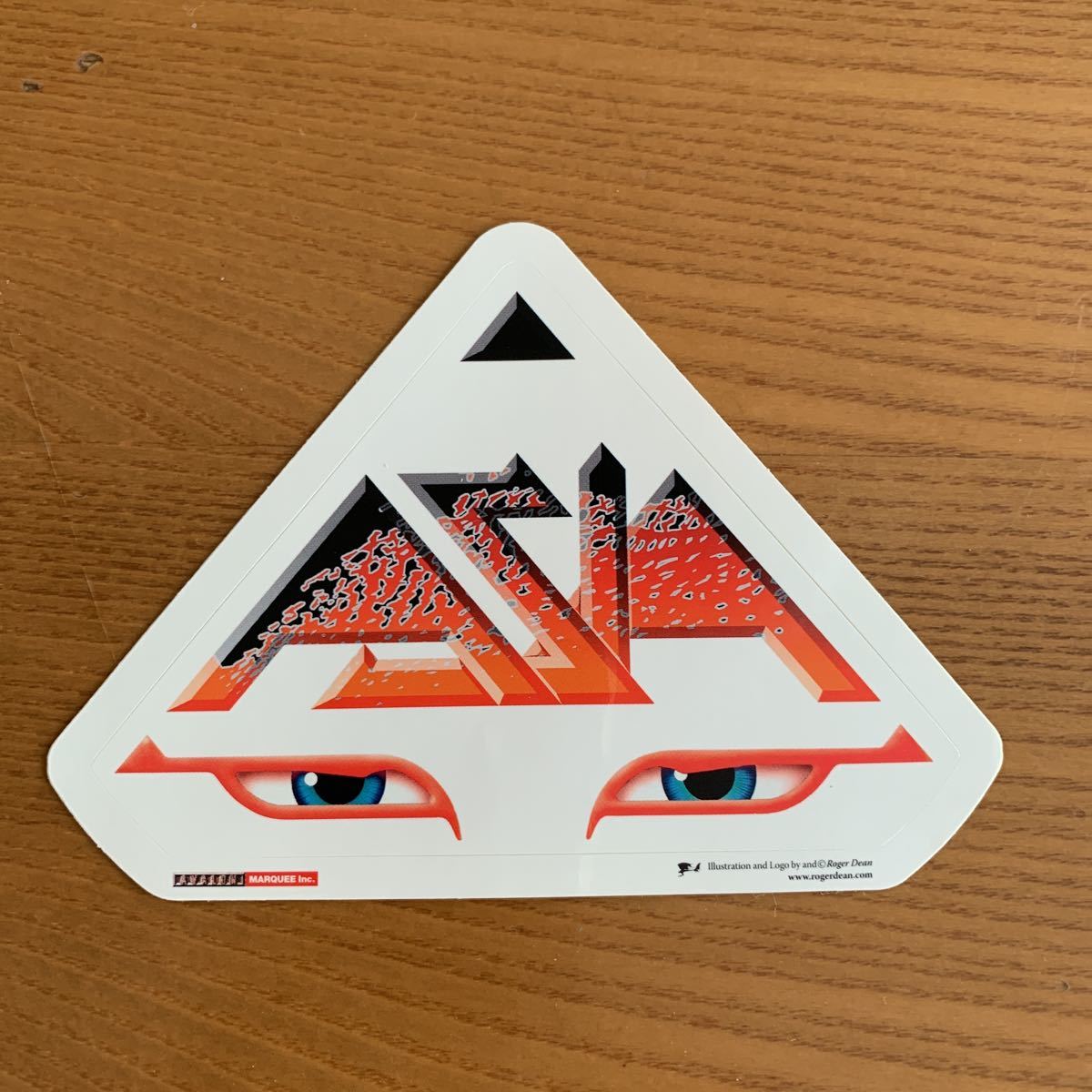 エイジア Asia 非売品 ステッカー ジョンウェットン カールパーマー スティーブハウ ジェフダウンズ プログレロックバンド Asia 売買されたオークション情報 Yahooの商品情報をアーカイブ公開 オークファン Aucfan Com