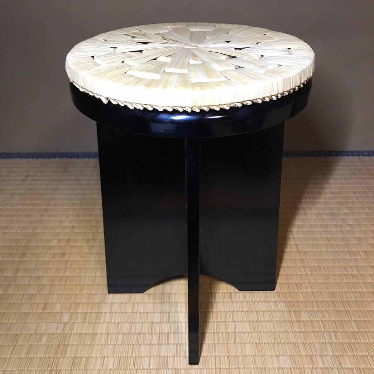 茶道具/組立丸椅子 立札棚用 円椅 円座付 組立 椅子2客/2脚 紙箱 茶道具/組立丸椅子 立札棚用 円椅 円座付 組立 椅子2客/2脚 紙箱