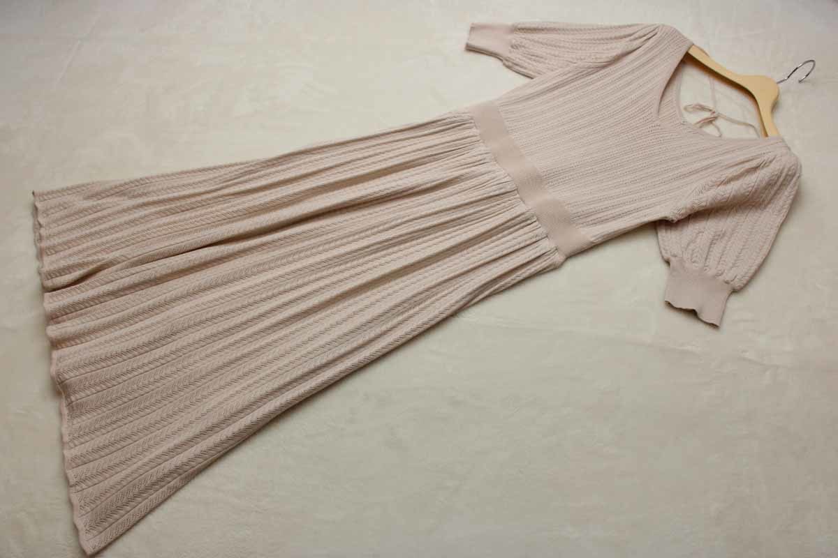 1 260 ウエストゴム透かし編みｖネックニットワンピース Mサイズ 売買されたオークション情報 Yahooの商品情報をアーカイブ公開 オークファン Aucfan Com