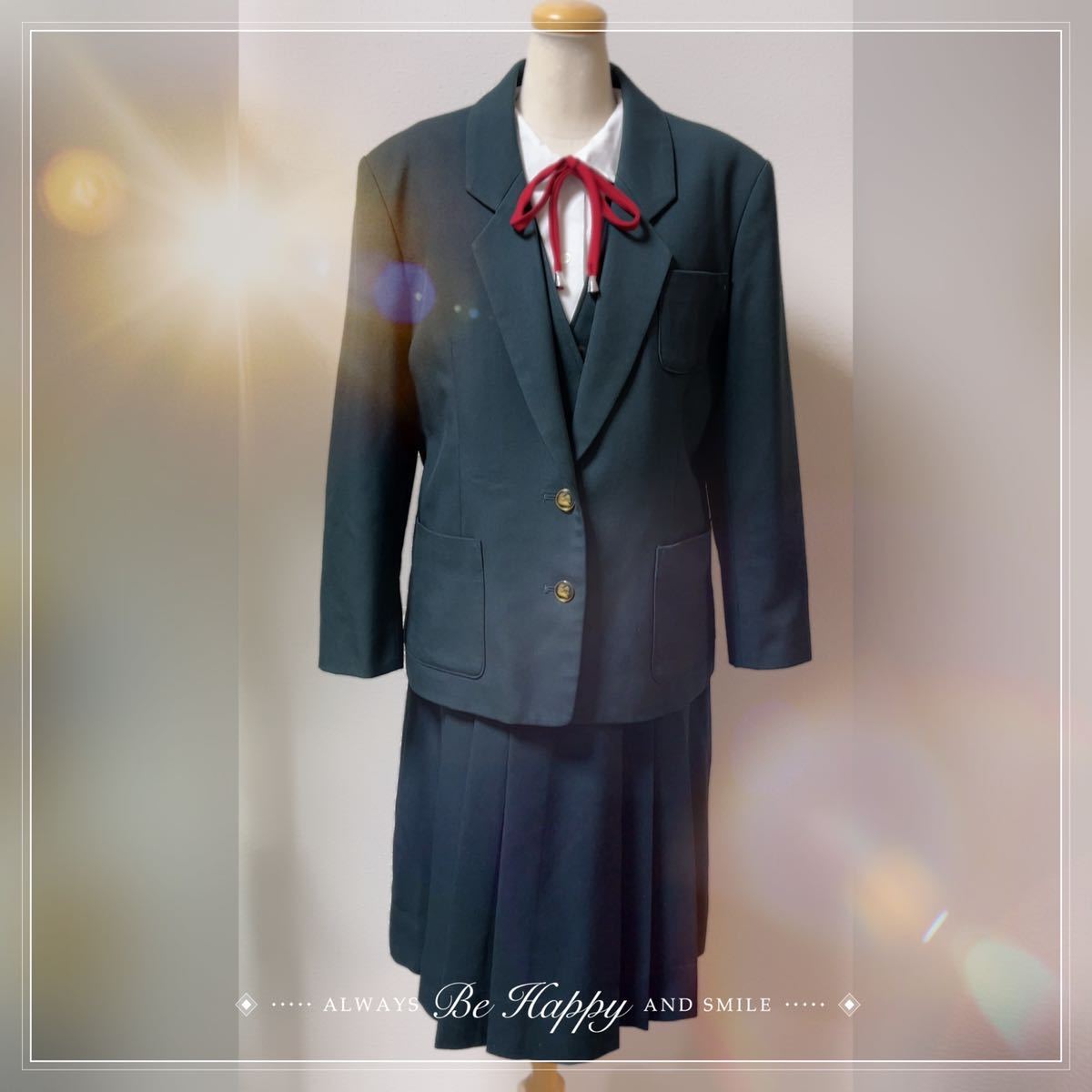 コスプレ衣装　三重　☆ セントヨゼフ女子学園　セントヨゼフ　冬服　旧　貴重　落ち着いたクリスマスカラー　ヨゼフ 三重県 本校の夏服は、高校生は白のセーラー、中学生はチェックのワンピース コスプレ衣装&frasl;三重&frasl;セントヨゼフ女子学園高校&frasl;夏服&frasl;制服&frasl;セントヨゼフ セントヨゼフ女子学園中学校 ワンピース・スクールバッグ セントヨゼフ女子学園、制服にスラックスを採用：中日新聞Web