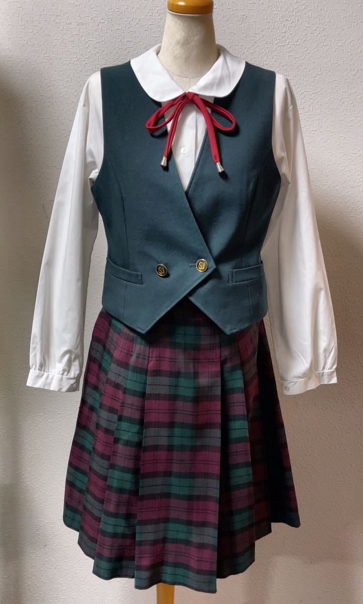 コスプレ衣装　三重　☆ セントヨゼフ女子学園　セントヨゼフ　冬服　旧　貴重　落ち着いたクリスマスカラー　ヨゼフ 三重県 本校の夏服は、高校生は白のセーラー、中学生はチェックのワンピース コスプレ衣装&frasl;三重&frasl;セントヨゼフ女子学園高校&frasl;夏服&frasl;制服&frasl;セントヨゼフ セントヨゼフ女子学園中学校 ワンピース・スクールバッグ セントヨゼフ女子学園、制服にスラックスを採用：中日新聞Web