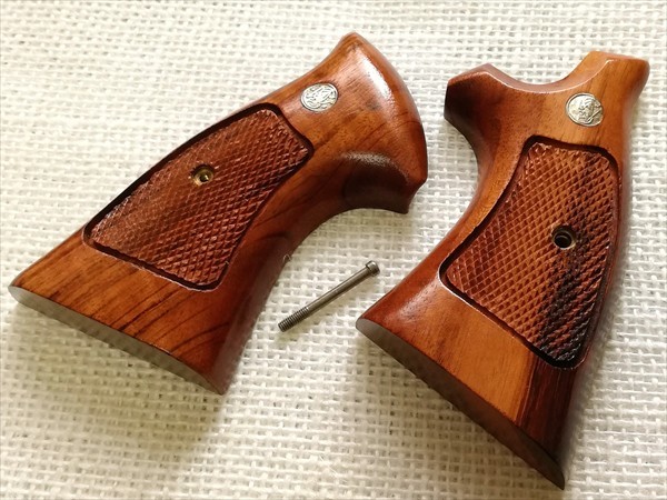 美木目 S&W社純正 M27、M28、M29他、Nフレーム用 スクエアバット