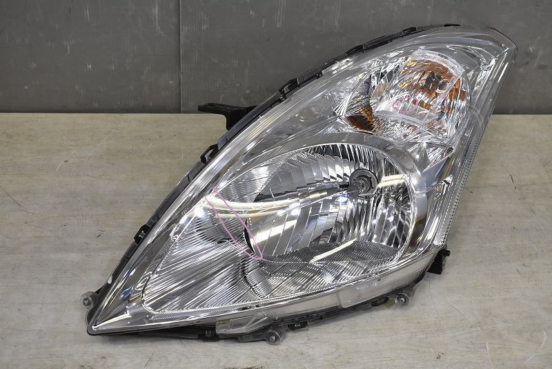 トヨタ アベンシス AZT255W AZT250 H19年 左 ヘッドライト ハロゲン