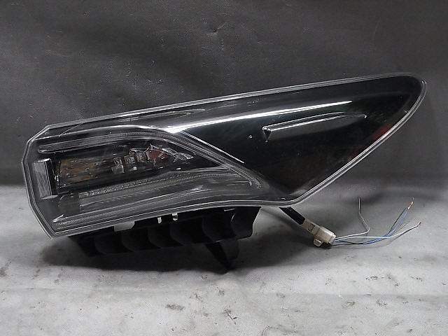 H26年 ハリアー AVU65W 右テールランプ LED ICHIKO 48-148 81550