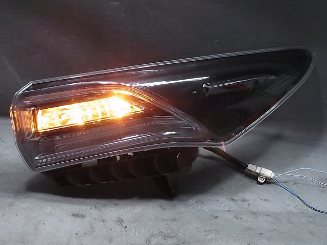 H26年 ハリアー AVU65W 右テールランプ LED ICHIKO 48-148 81550