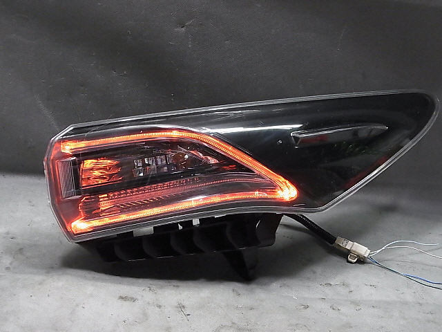 H26年 ハリアー AVU65W 右テールランプ LED ICHIKO 48-148 81550